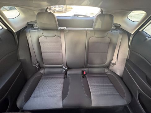 Used 2025 Chevrolet Trax LT image 37