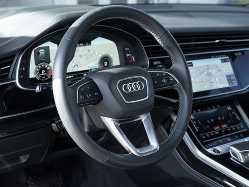 Certified 2025 Audi Q8 Prestige image 10