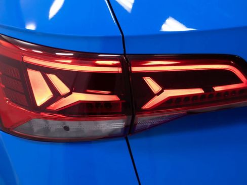 Used 2023 Volkswagen Taos SE image 32