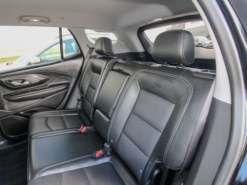 Used 2023 GMC Terrain SLT image 9