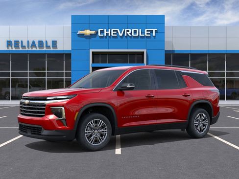 New 2026 Chevrolet Traverse LT image 2
