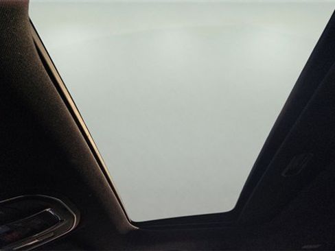 Used 2024 Jeep Grand Cherokee L Laredo w/ Luxury Tech Group I image 33