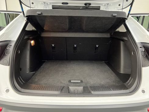 Used 2025 Chevrolet Trax LT FWD image 35