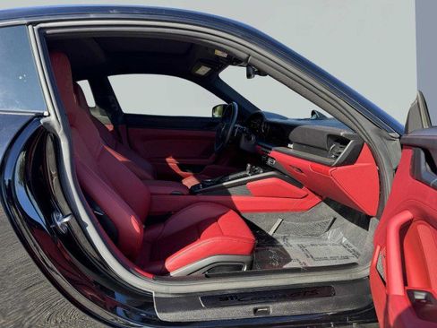 Used 2024 Porsche 911 Carrera GTS image 39