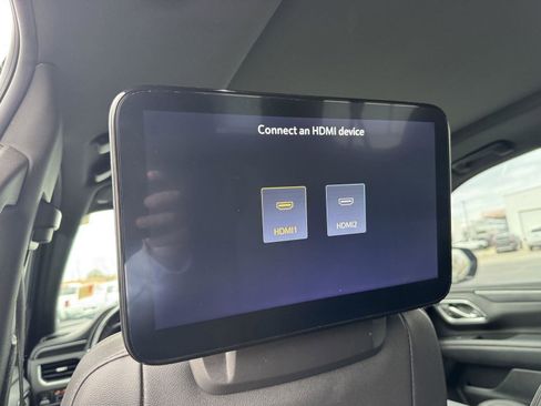 Used 2023 Chevrolet Suburban RST image 32