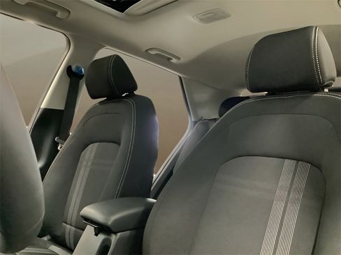 Used 2025 Hyundai Venue SEL image 43