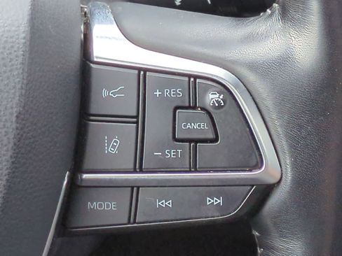 Used 2021 Toyota Highlander Limited AWD/4WD image 26