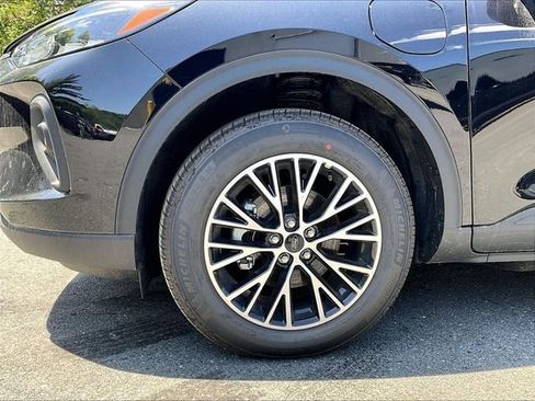 New 2025 Ford Escape SE w/ Class II Trailer Tow Package FWD image 13
