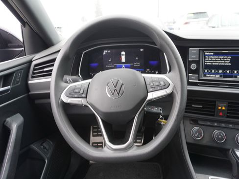 Used 2023 Volkswagen Jetta Sport image 12