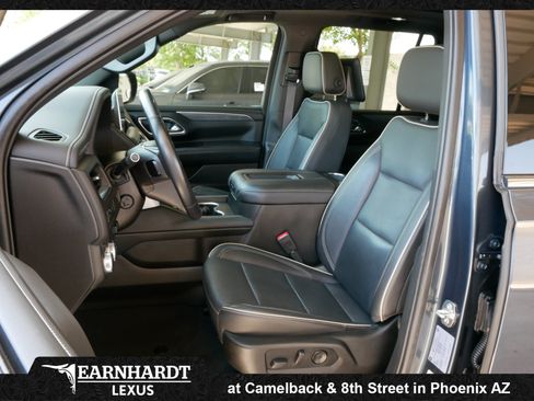 Used 2021 GMC Yukon SLT w/ SLT Luxury Plus Package AWD/4WD image 2