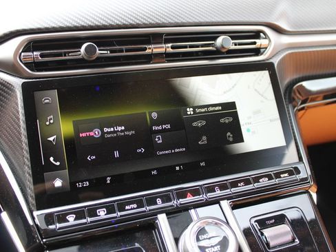 New 2026 Aston Martin V8 Vantage Convertible RWD image 15