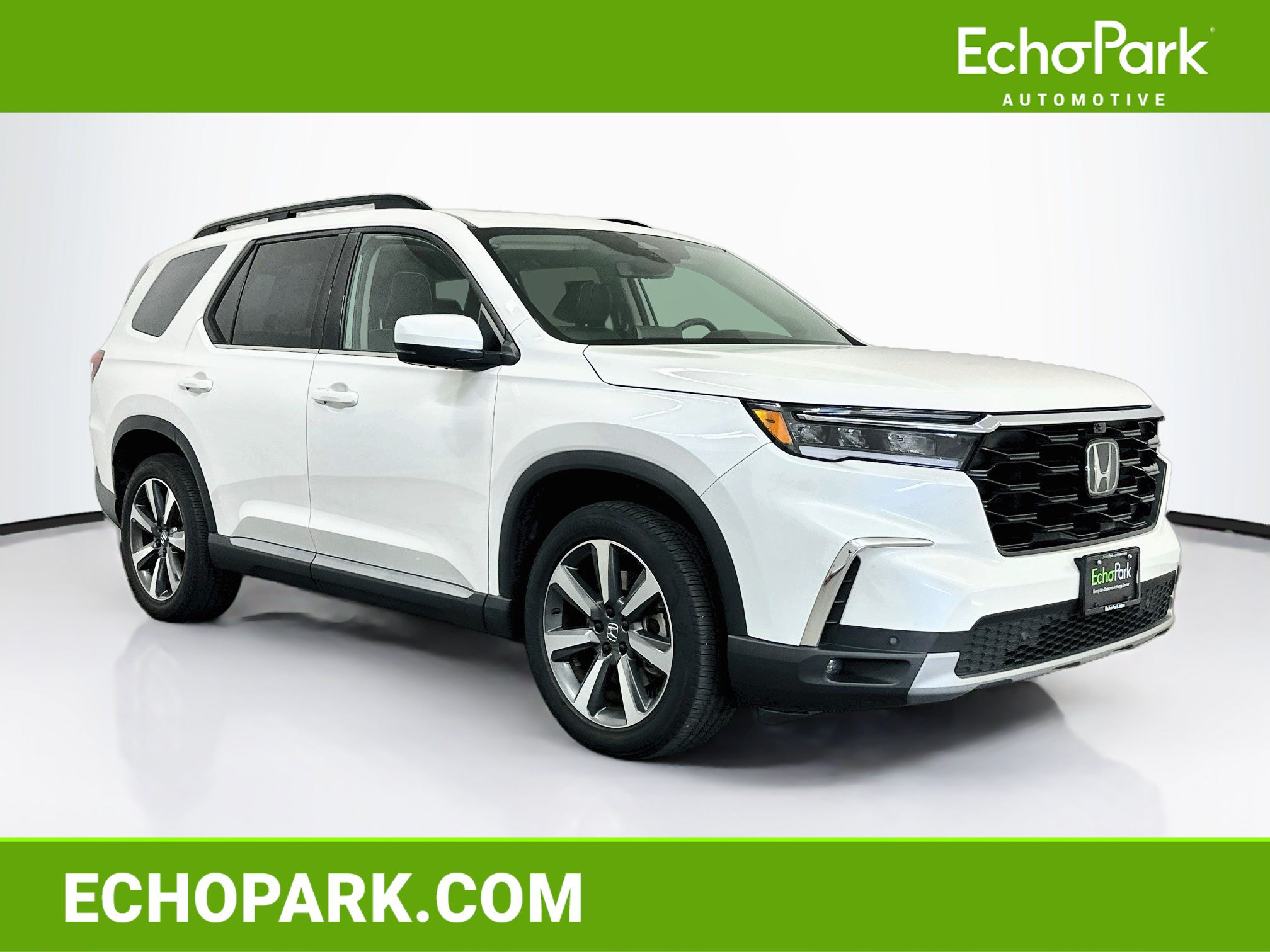 Used 2025 Honda Pilot Elite image 1