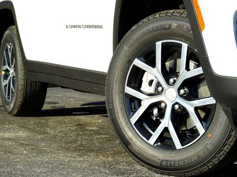 New 2025 Jeep Grand Cherokee Limited image 4