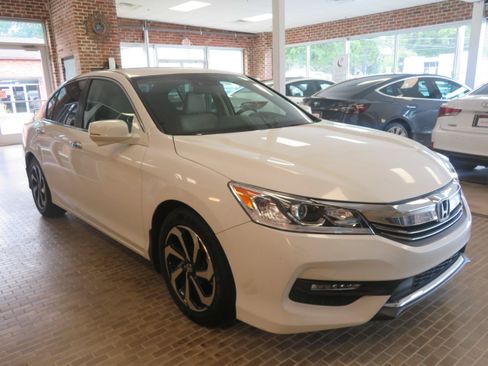 Used 2016 Honda Accord EX-L image 3