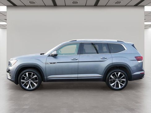 Used 2024 Volkswagen Atlas SEL Premium R-Line image 3