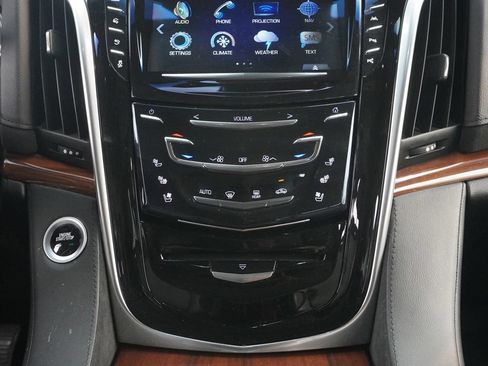 Used 2020 Cadillac Escalade ESV Luxury AWD/4WD image 50