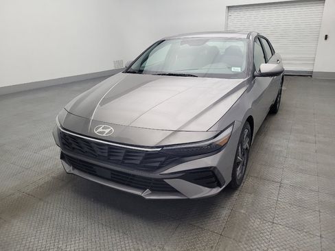 Used 2025 Hyundai Elantra SEL image 15