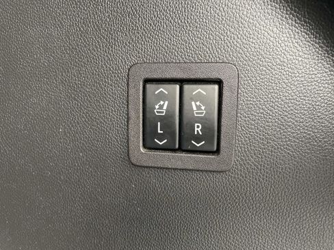 Used 2020 Buick Enclave Avenir w/ Avenir Technology Package image 9