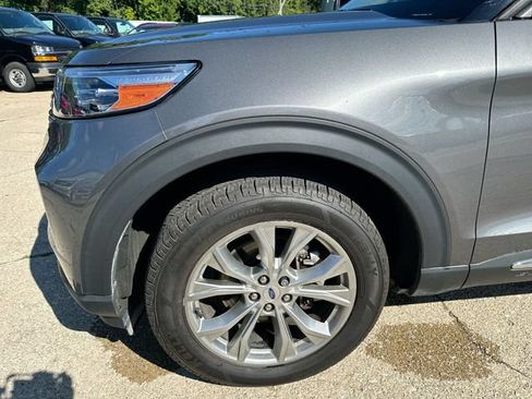 Used 2023 Ford Explorer Limited w/ Equipment Group 301A AWD/4WD image 37
