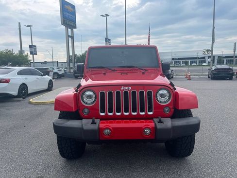 Used 2018 Jeep Wrangler Unlimited Sahara w/ Connectivity Group AWD/4WD image 2