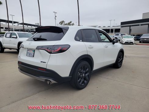 Used 2024 Honda HR-V Sport image 4
