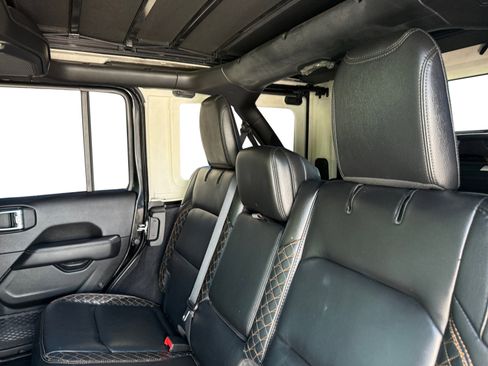 Used 2021 Jeep Wrangler Unlimited Sahara AWD/4WD image 11