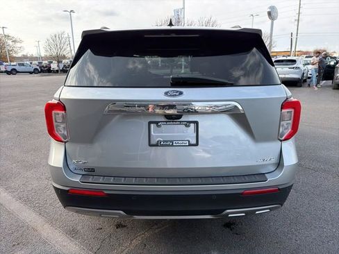 Certified 2022 Ford Explorer XLT w/ Equipment Group 202A image 8
