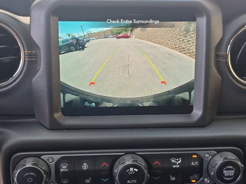 Used 2021 Jeep Wrangler Unlimited Sahara AWD/4WD image 18