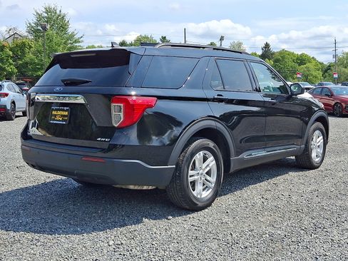 Used 2023 Ford Explorer XLT AWD/4WD image 7