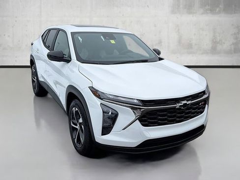 New 2026 Chevrolet Trax RS w/ Sunroof Package image 3