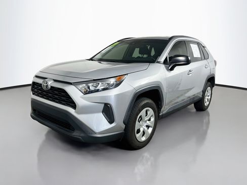 Used 2021 Toyota RAV4 LE FWD image 10
