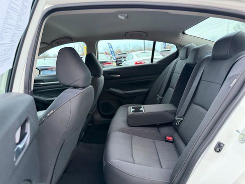 Used 2022 Nissan Altima 2.5 SV image 16