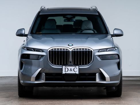 Used 2023 BMW X7 xDrive40i w/ Executive Package AWD/4WD image 2