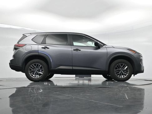 Used 2025 Nissan Rogue S AWD/4WD image 32
