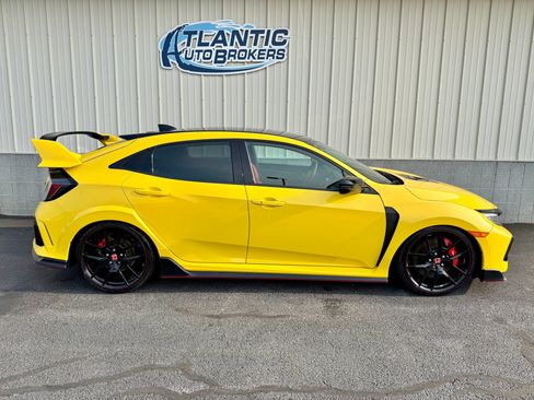 Used 2021 Honda Civic Type R Limited image 3