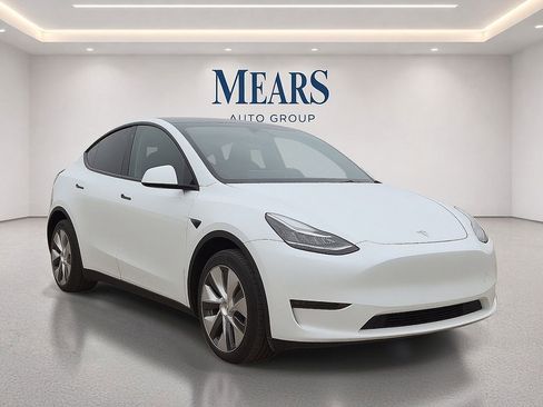 Used 2023 Tesla Model Y Long Range AWD/4WD image 7