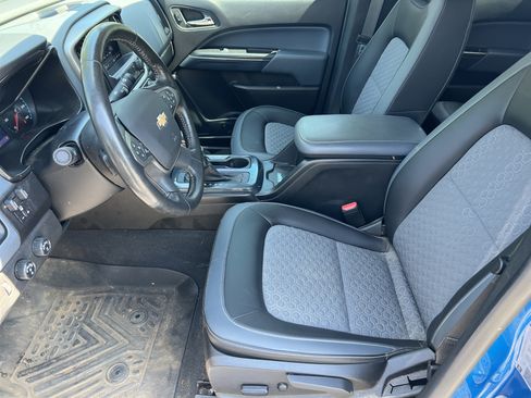 Used 2022 Chevrolet Colorado Z71 AWD/4WD image 9