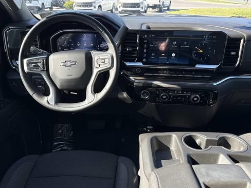 Used 2024 Chevrolet Silverado 1500 RST w/ Z71 Off-Road Package AWD/4WD image 3