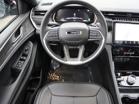 New 2025 Jeep Grand Cherokee L Limited w/ Trailer Tow Package image 15