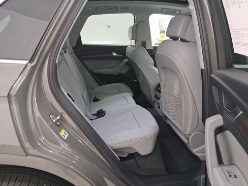Used 2025 Audi Q5 e Premium image 30