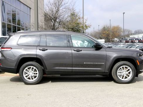 New 2025 Jeep Grand Cherokee L Laredo image 4