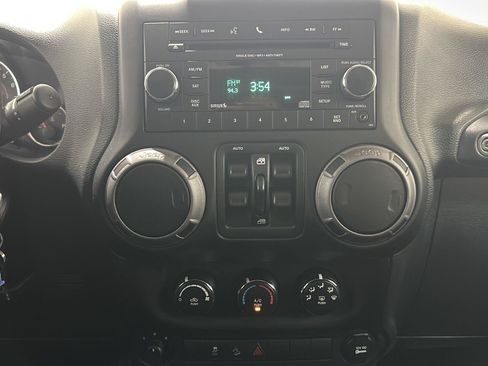 Used 2017 Jeep Wrangler Unlimited Sport AWD/4WD image 10