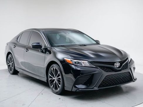 Used 2020 Toyota Camry SE image 9