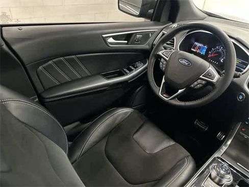 Used 2019 Ford Edge ST w/ Convenience Package image 12
