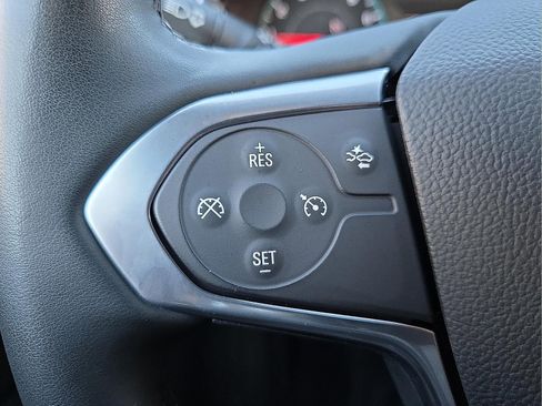 Used 2023 Chevrolet Traverse LT image 20