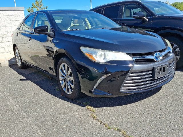 Used 2015 Toyota Camry XLE w/ Moonroof Package FWD image 3