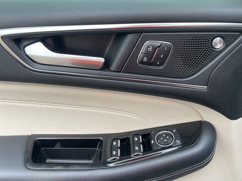 Used 2019 Ford Edge Titanium w/ Equipment Group 301A image 23