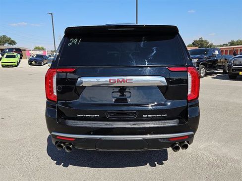 Used 2022 GMC Yukon Denali image 4