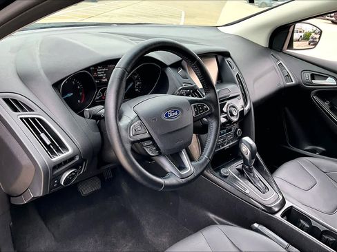 Used 2015 Ford Focus Titanium FWD image 17