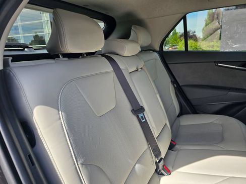 Used 2023 Kia Niro EX Touring FWD image 16